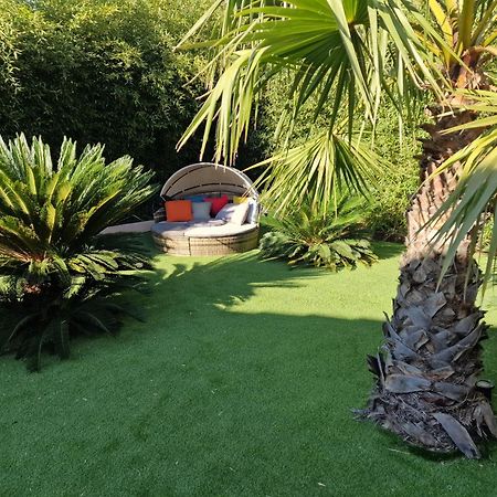 Haut De Villa A 700 Metres De La Plage, Totalement Independant Et Accessible Par Un Escalier Exterieur Sainte-Maxime Luaran gambar