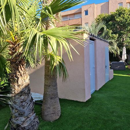 Haut De Villa A 700 Metres De La Plage, Totalement Independant Et Accessible Par Un Escalier Exterieur Sainte-Maxime Luaran gambar