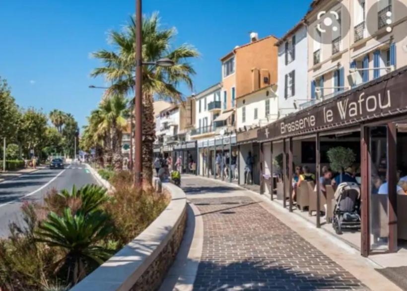 Haut De Villa A 700 Metres De La Plage, Totalement Independant Et Accessible Par Un Escalier Exterieur Sainte-Maxime Luaran gambar