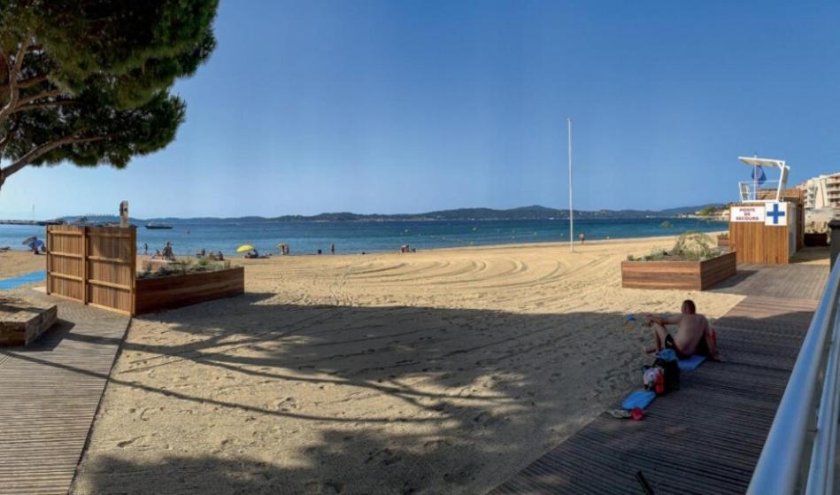 Haut De Villa A 700 Metres De La Plage, Totalement Independant Et Accessible Par Un Escalier Exterieur Sainte-Maxime Luaran gambar