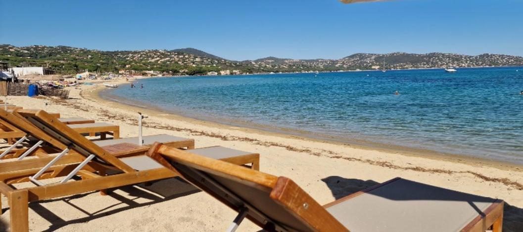 Haut De Villa A 700 Metres De La Plage, Totalement Independant Et Accessible Par Un Escalier Exterieur Sainte-Maxime Luaran gambar